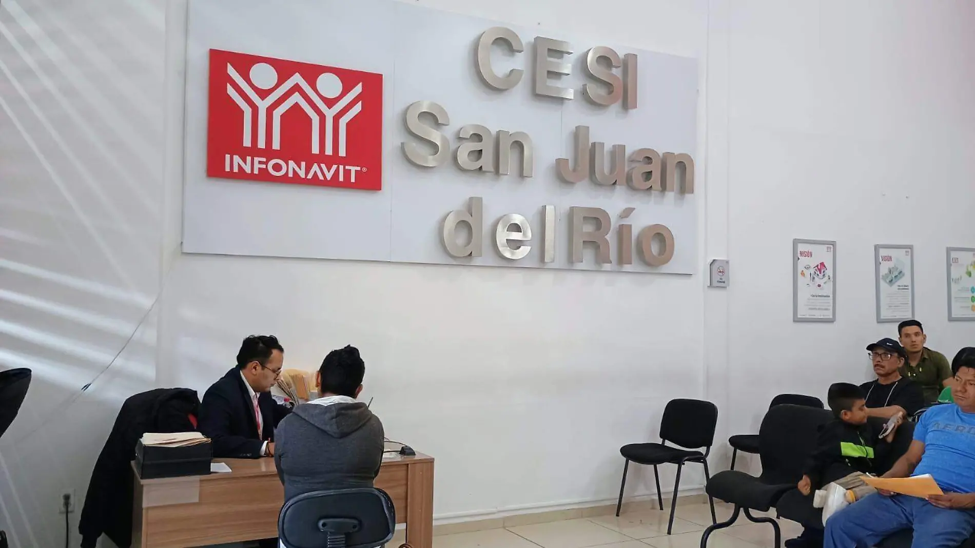 SJR En las oficinas